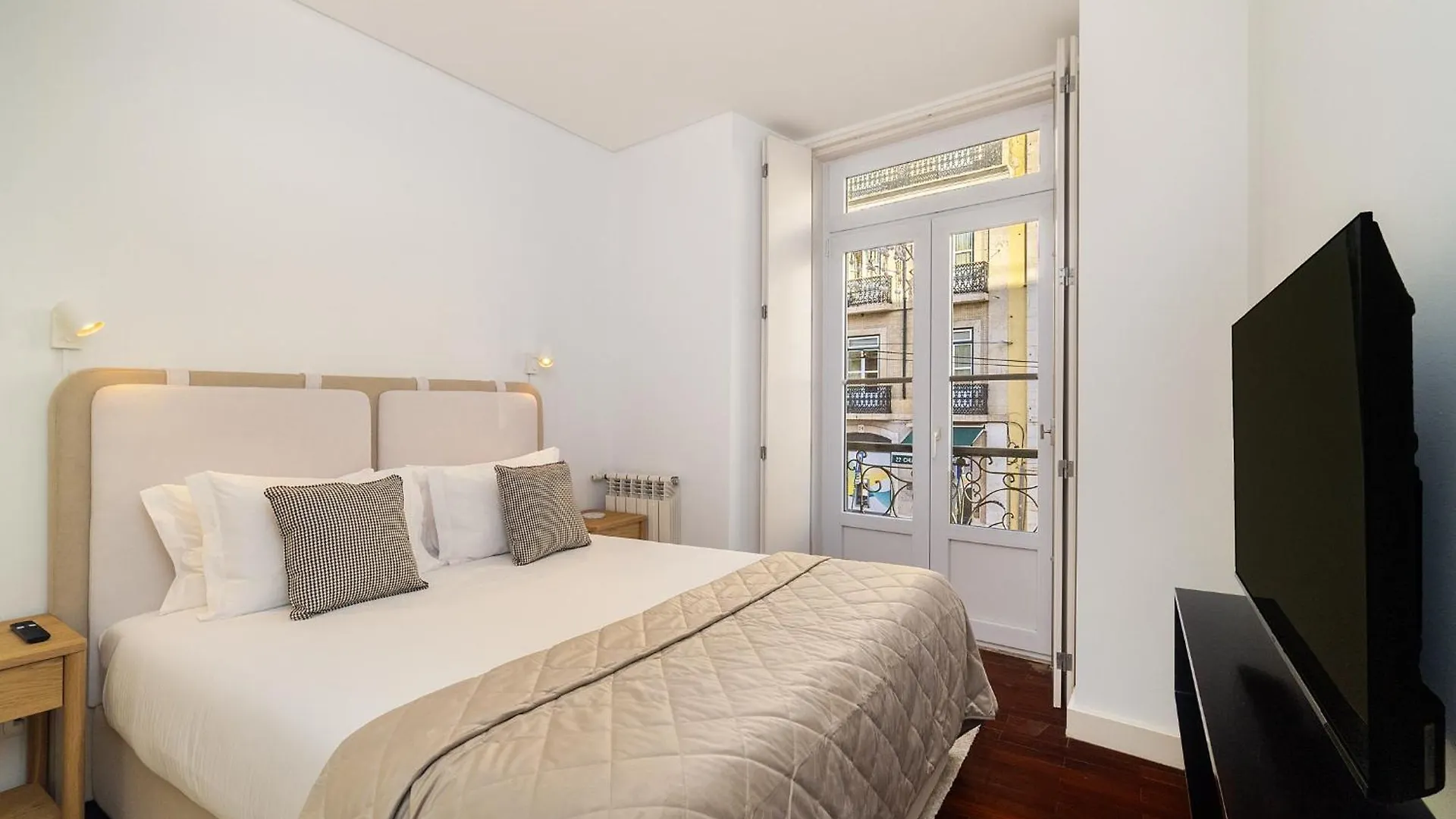 Apartment Whome Elegant Chiado Retreat Comfort In Lisbon'S Heart