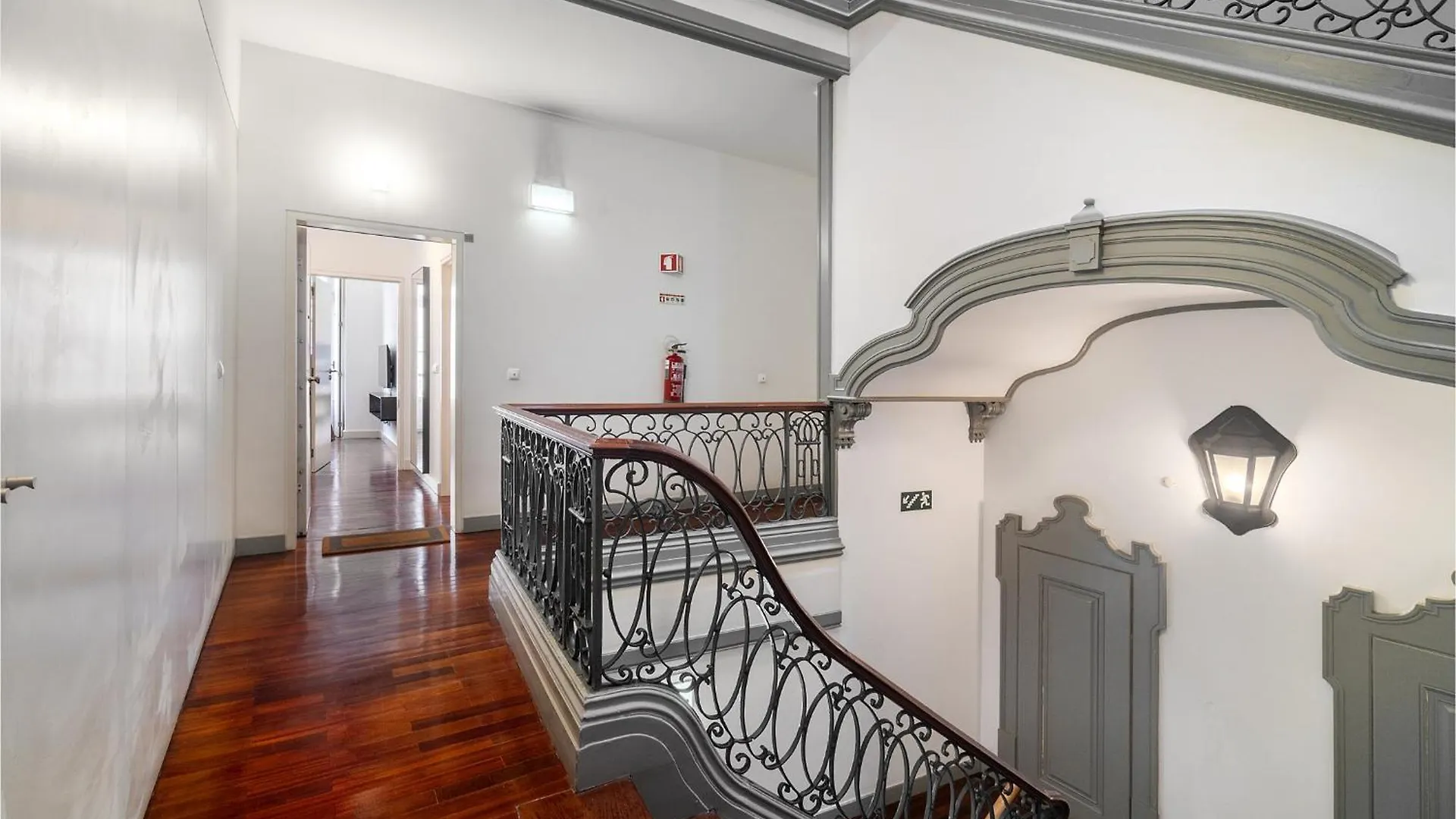 Whome Elegant Chiado Retreat Comfort In Lisbon'S Heart Portugalsko